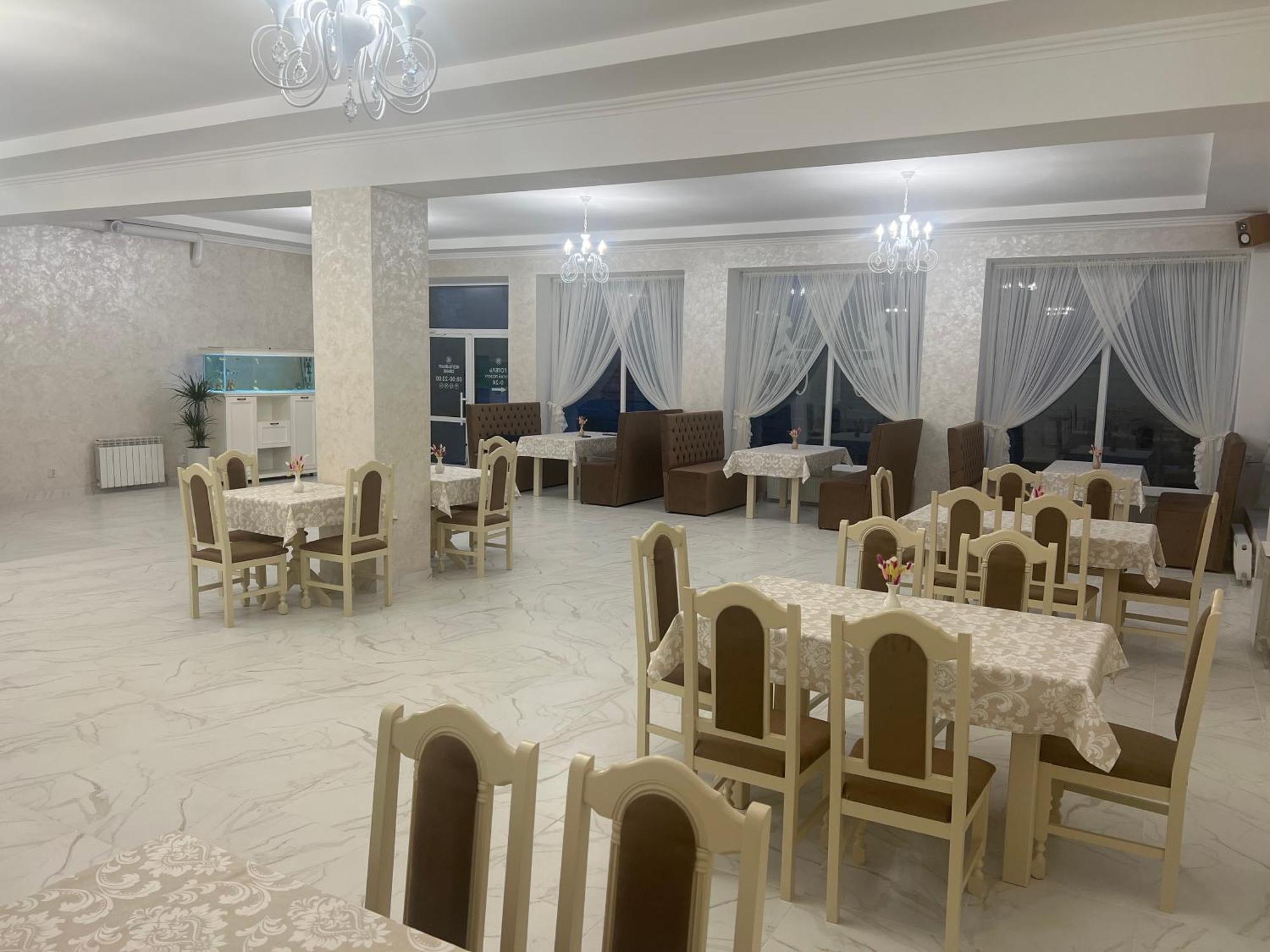 Grand Hotel Mohyliv-Podilskyi Exteriör bild