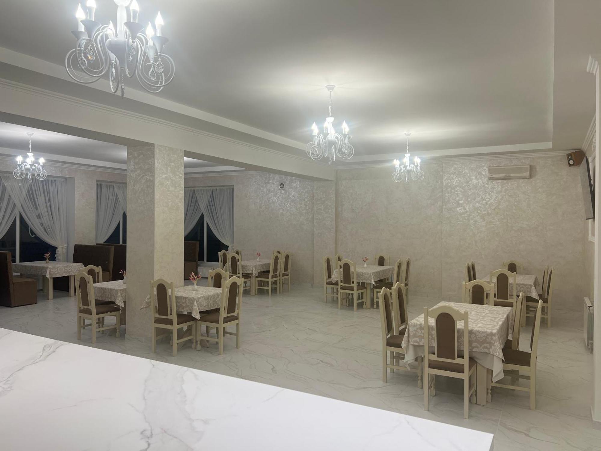 Grand Hotel Mohyliv-Podilskyi Exteriör bild