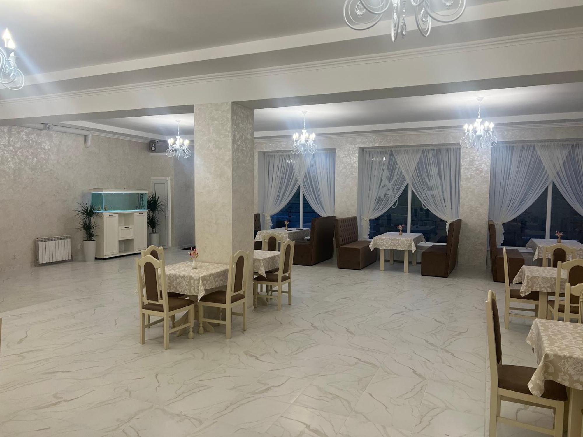 Grand Hotel Mohyliv-Podilskyi Exteriör bild